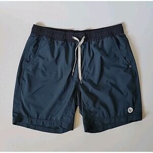 Vuori Kore Shorts 7" Medium Dark Green Active Athleisure Casual Minimalist Yoga